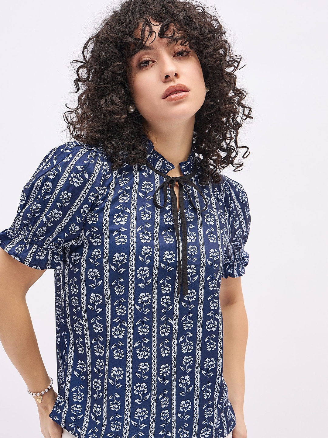 

Deewa Women Floral Printed Tie-Up Neck Puff Sleeve Blouson Top, Navy blue