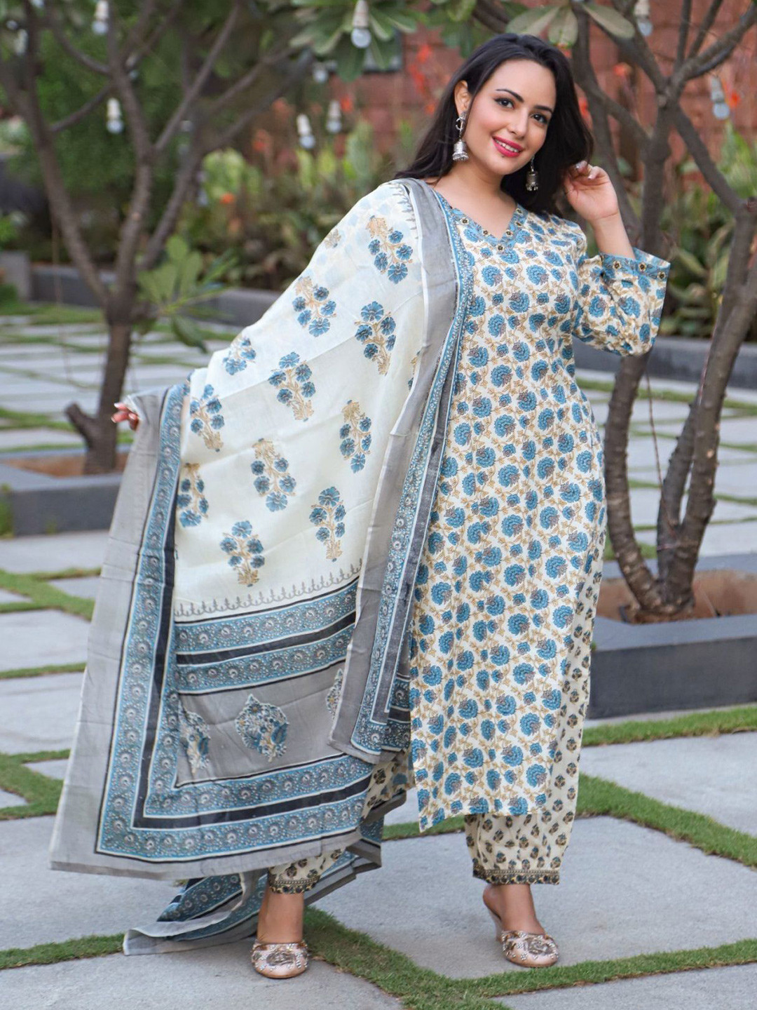 

DIMPLE DESIGN STUDIO Floral Printed Pure Cotton Kurta With Salwar & Dupatta, White