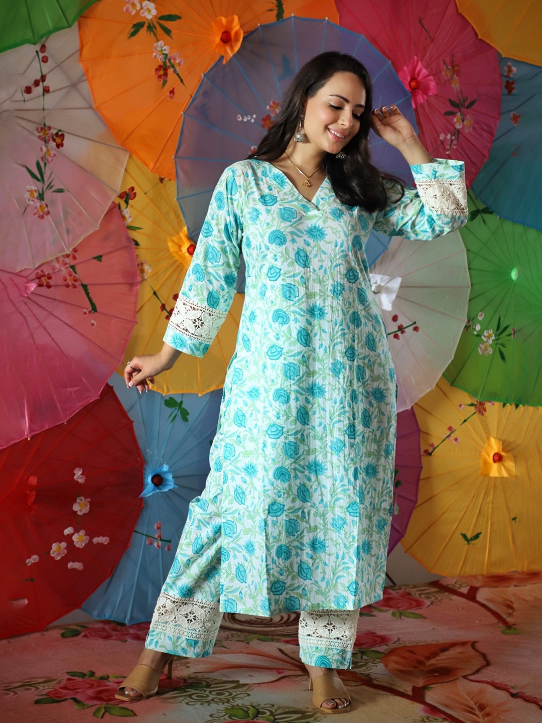 

DIMPLE DESIGN STUDIO Aqua Women Floral Printed Regular Pure Cotton Kurta with Trousers, Blue