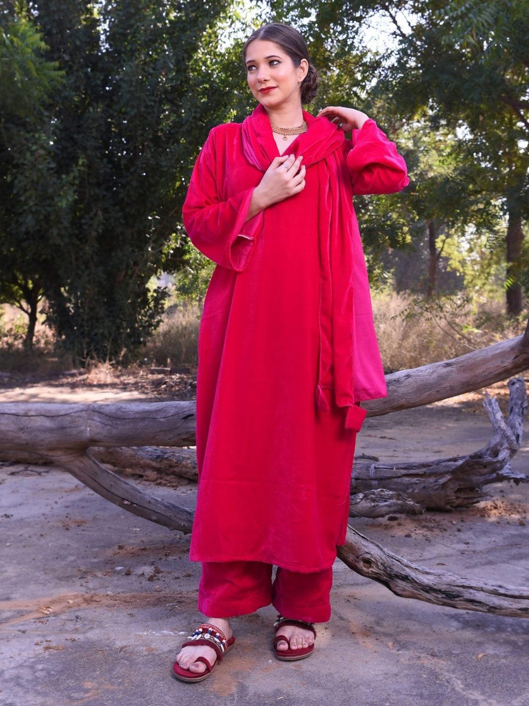 

DIMPLE DESIGN STUDIO V-Neck Velvet Straight Kurta with Palazzos & Dupatta, Red
