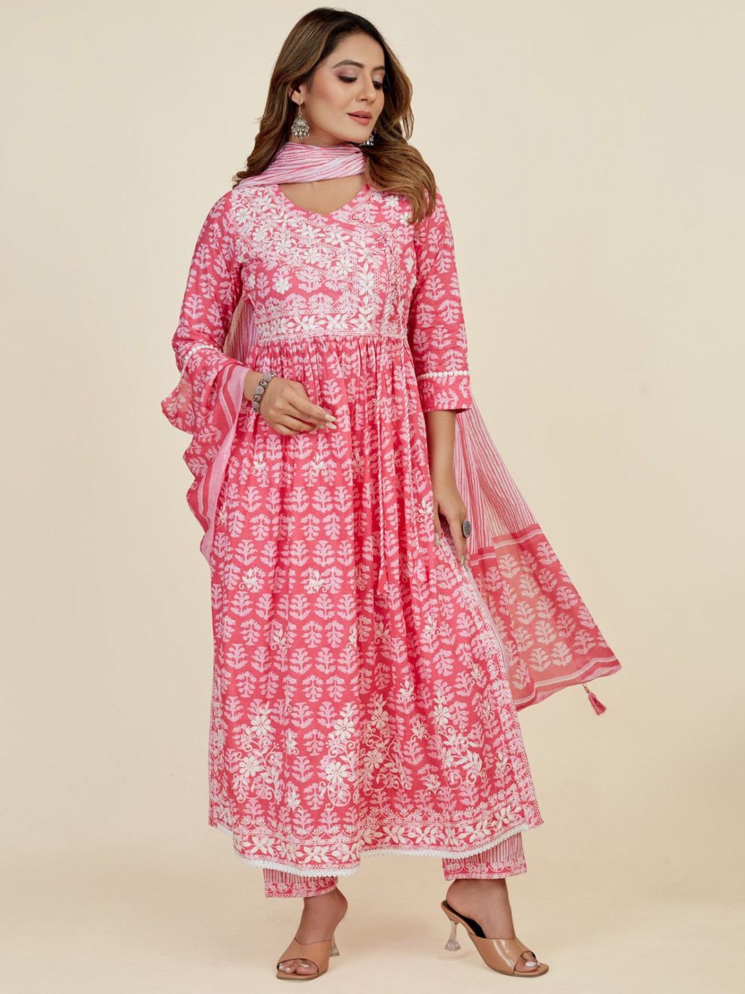 

SARRAS Floral Printed Angrakha Pure Cotton Anarkali Kurta With Trousers & Dupatta, Pink