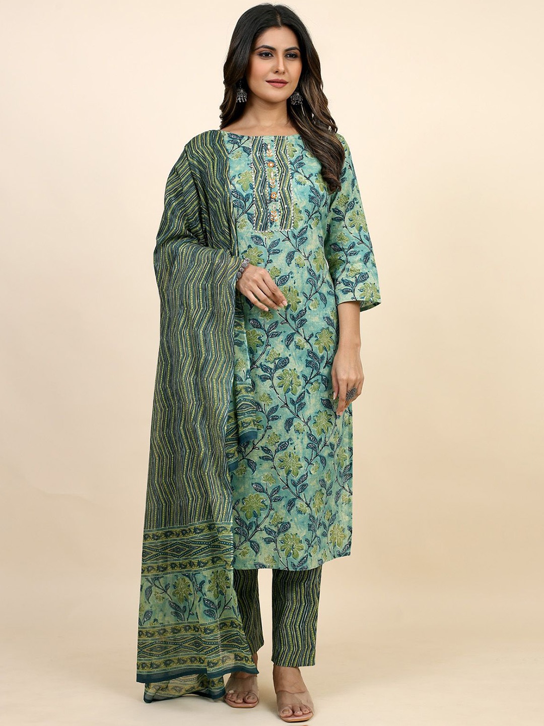 

SARRAS Floral Printed Pure Cotton Straight Kurta With Trousers & Dupatta, Green