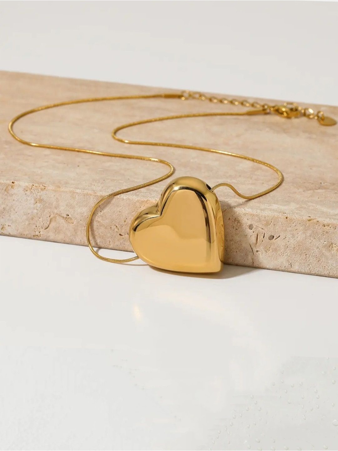 

V FASHION JEWELLERY 92101 Gold-Plated Stainless Steel Plain Heart Chain