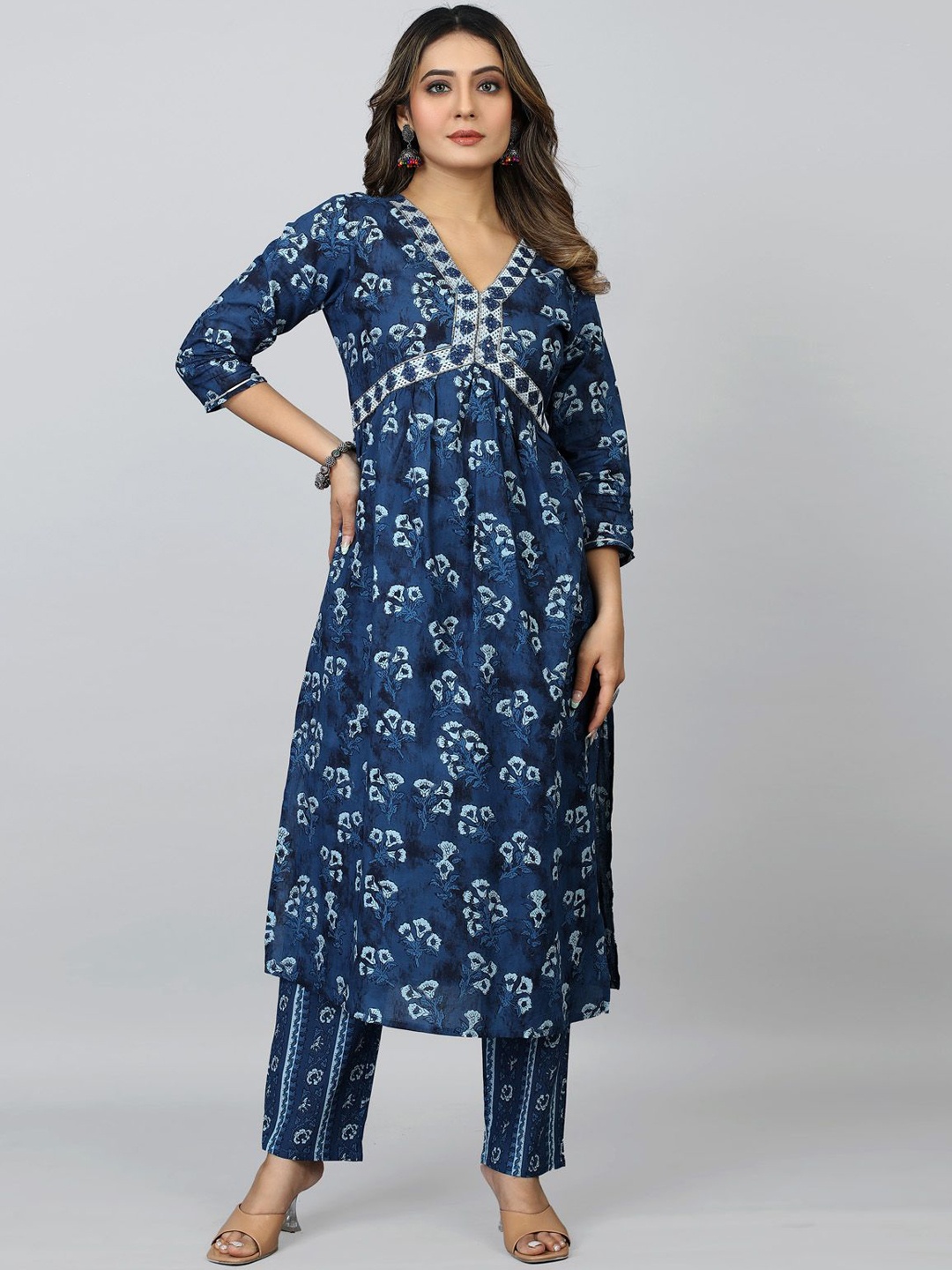 

SARRAS Floral Printed Empire Pure Cotton A-Line Kurta With Trousers, Blue