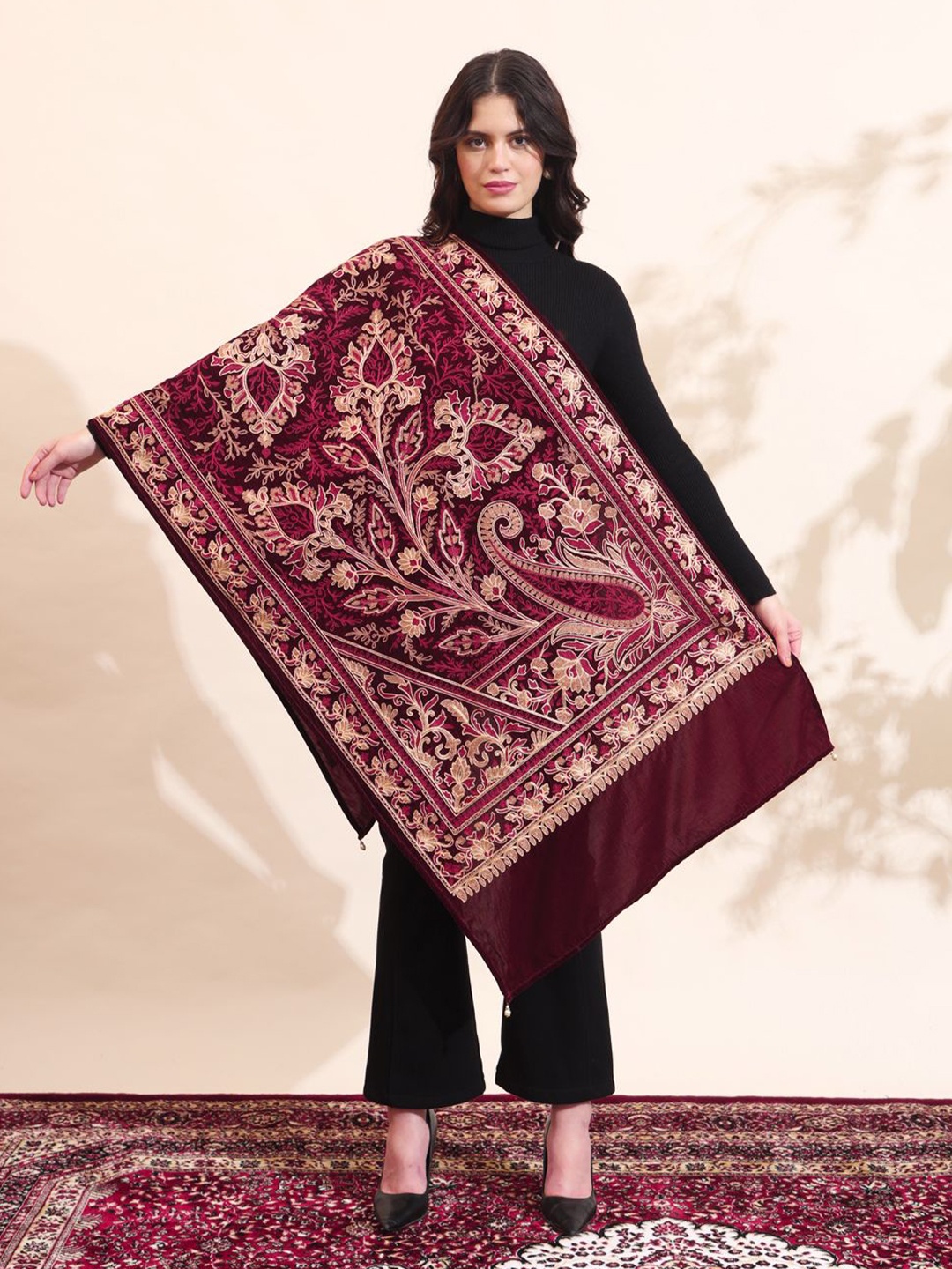 

Zamour Women Embroidered Stole, Maroon