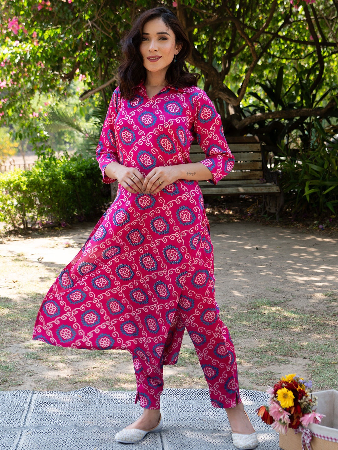 

DIMPLE DESIGN STUDIO Women Bandhani Printed Regular Kurta with Trousers, Pink