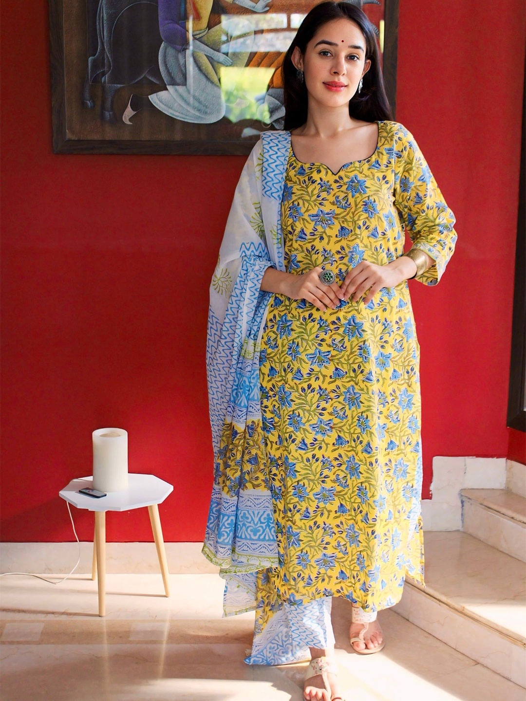 

DIMPLE DESIGN STUDIO Floral Printed Regular Pure Cotton Kurta with Trousers & With Dupatta, Yellow