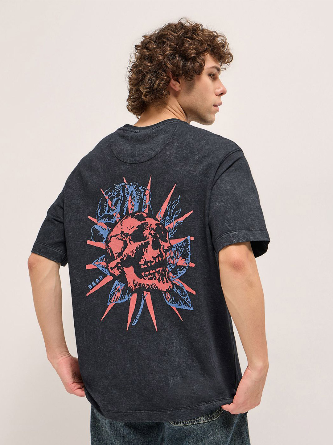 

THE BEAR HOUSE Men Graphic Printed Round Neck Cotton Relaxed Fit T-shirt, Charcoal