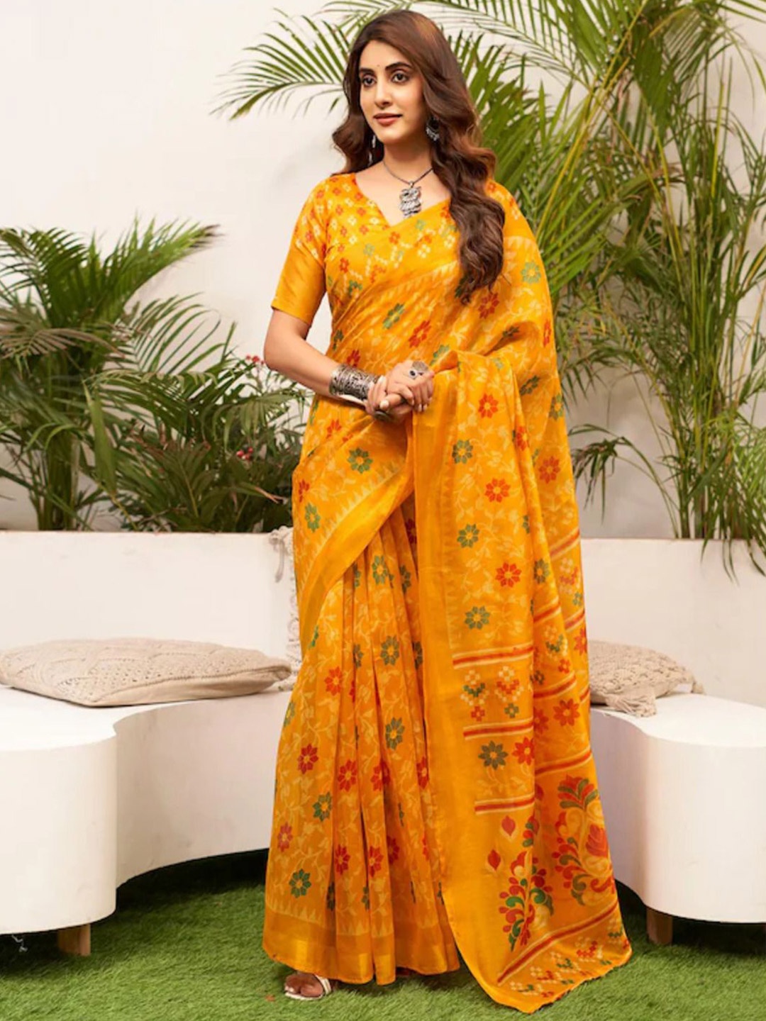 

VRAGI Floral Maheshwari Saree, Yellow