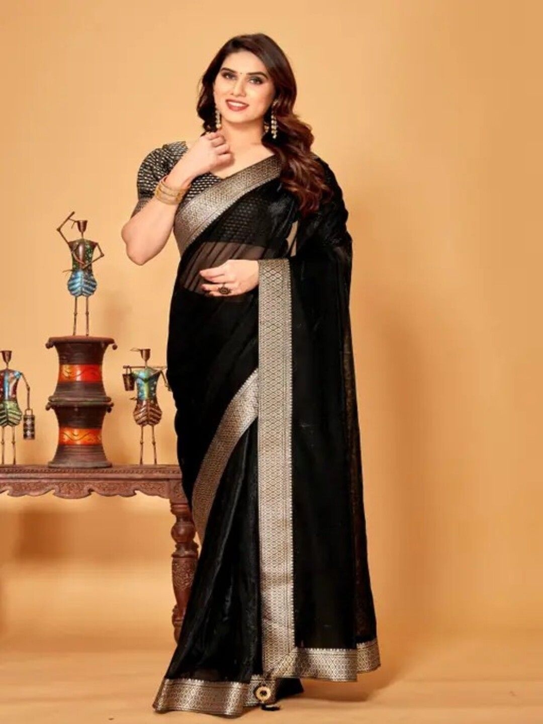 

VRAGI Embroidered Kanjeevaram Saree, Black