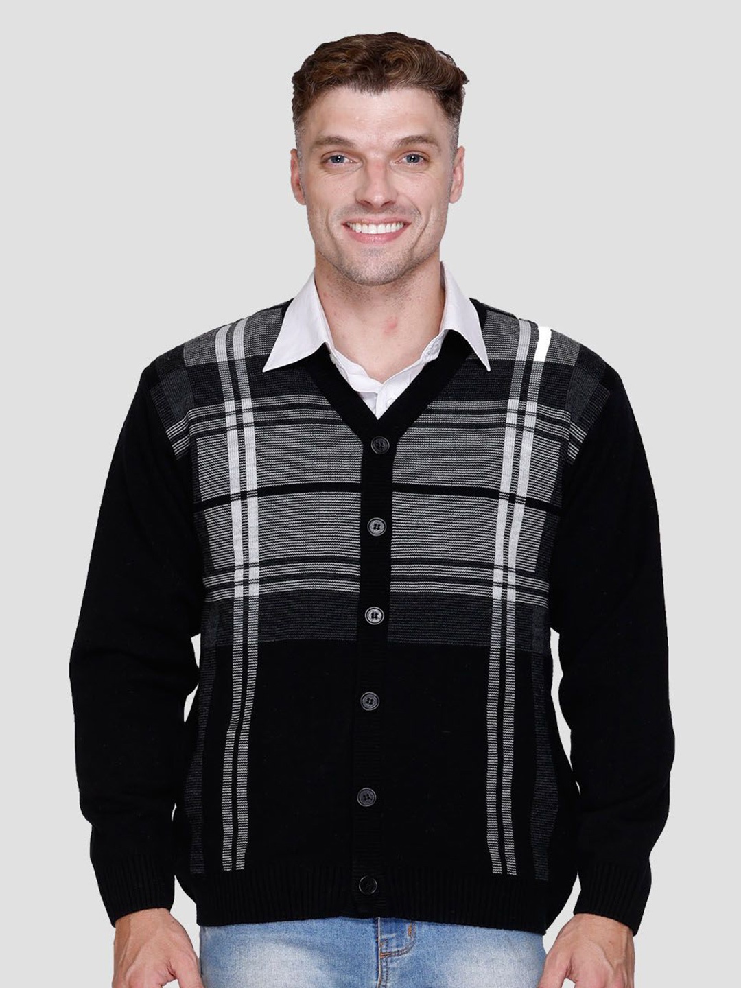 

aarbee Men Checked Sweater, Black