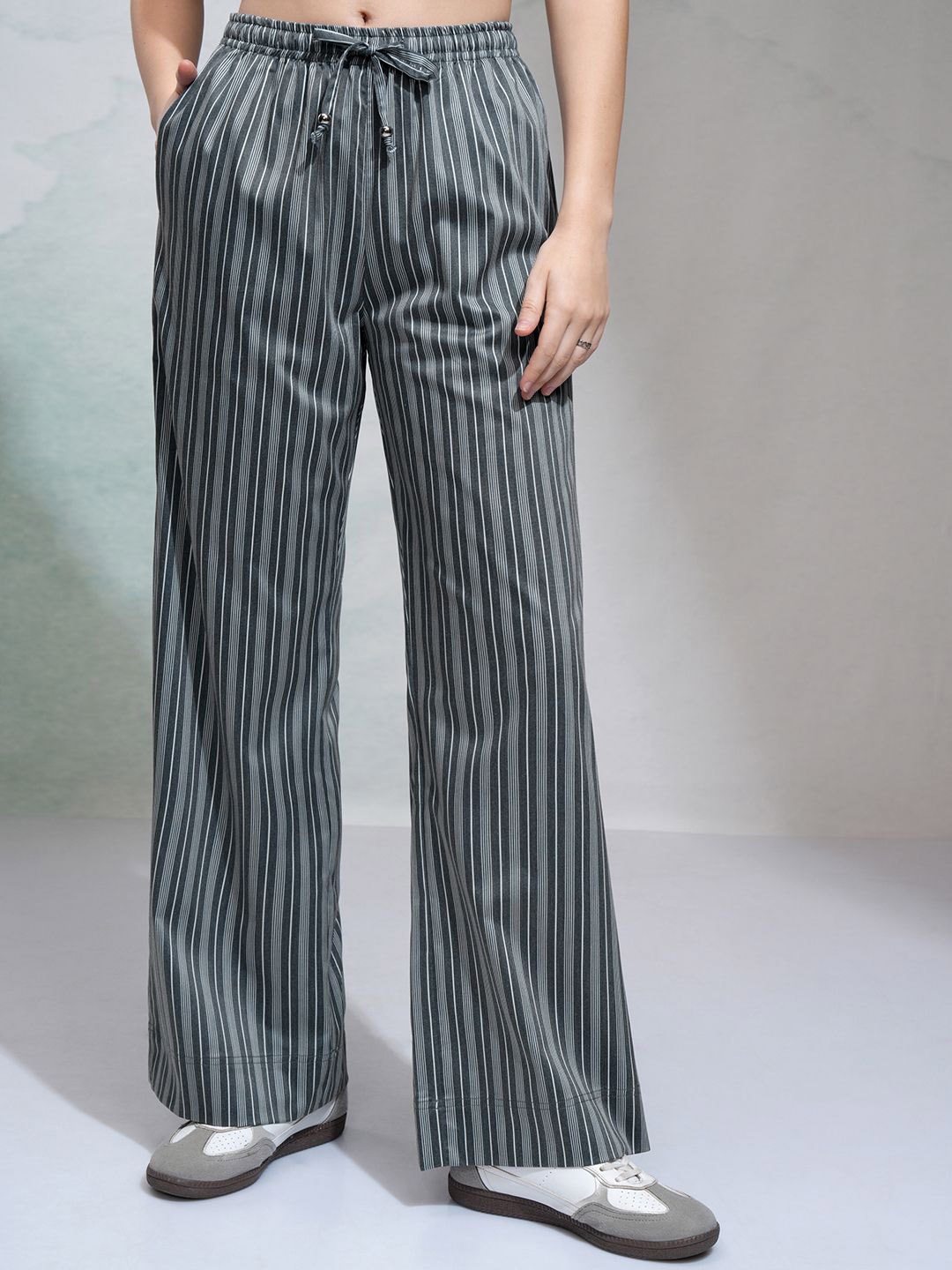 

Tokyo Talkies Women Striped Casual Wideleg Relaxed Bottom, Black