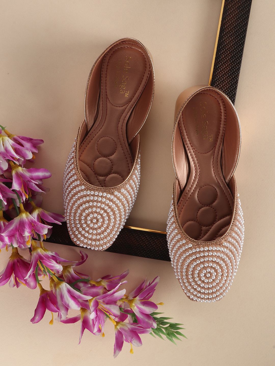 

Sole Saga Women Embellished Ethnic Mojaris, Rose gold