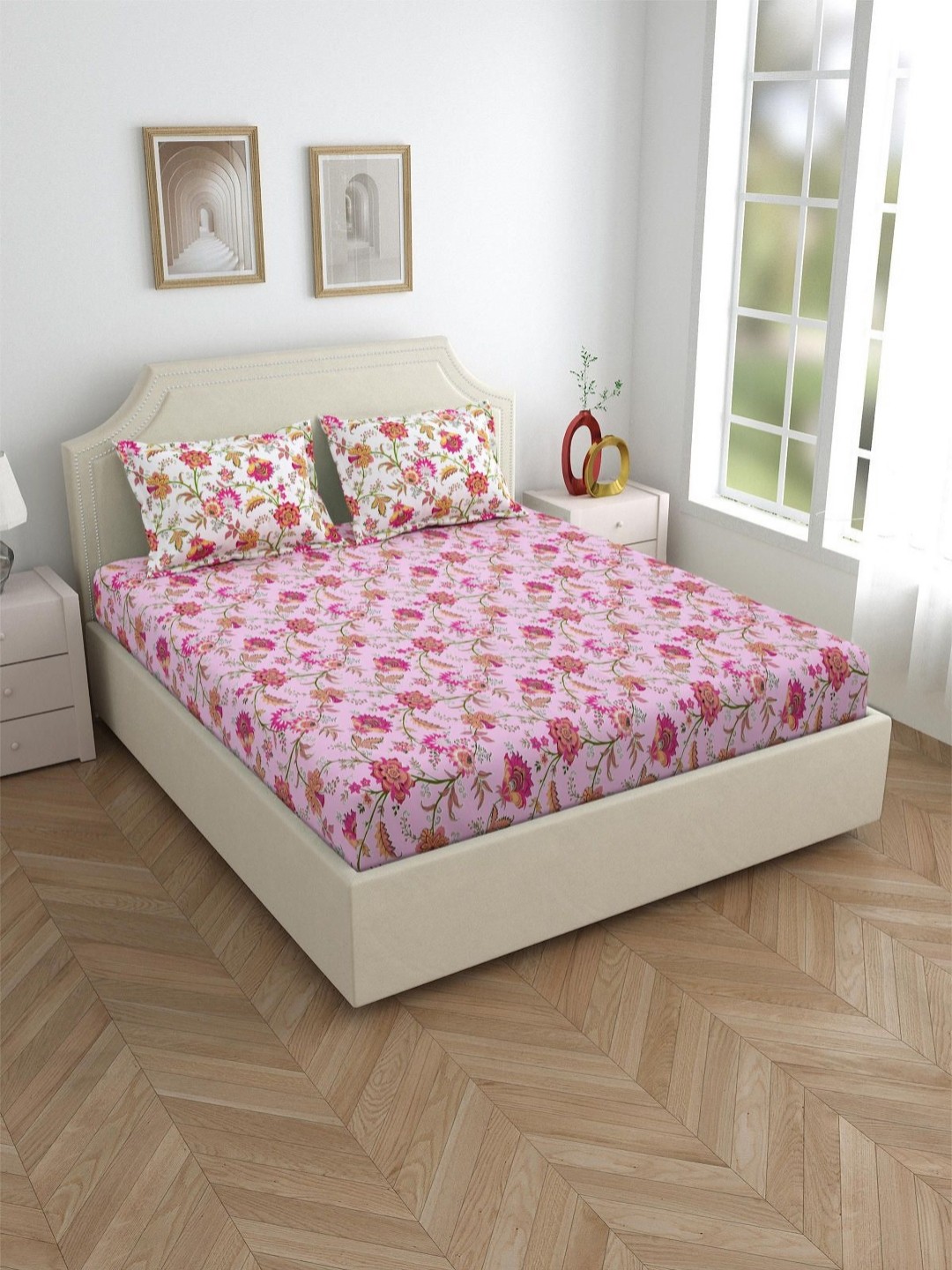 

Aura Pink & White Floral 144 TC Cotton Queen Bedsheet Set 2.54 m x 2.28 m