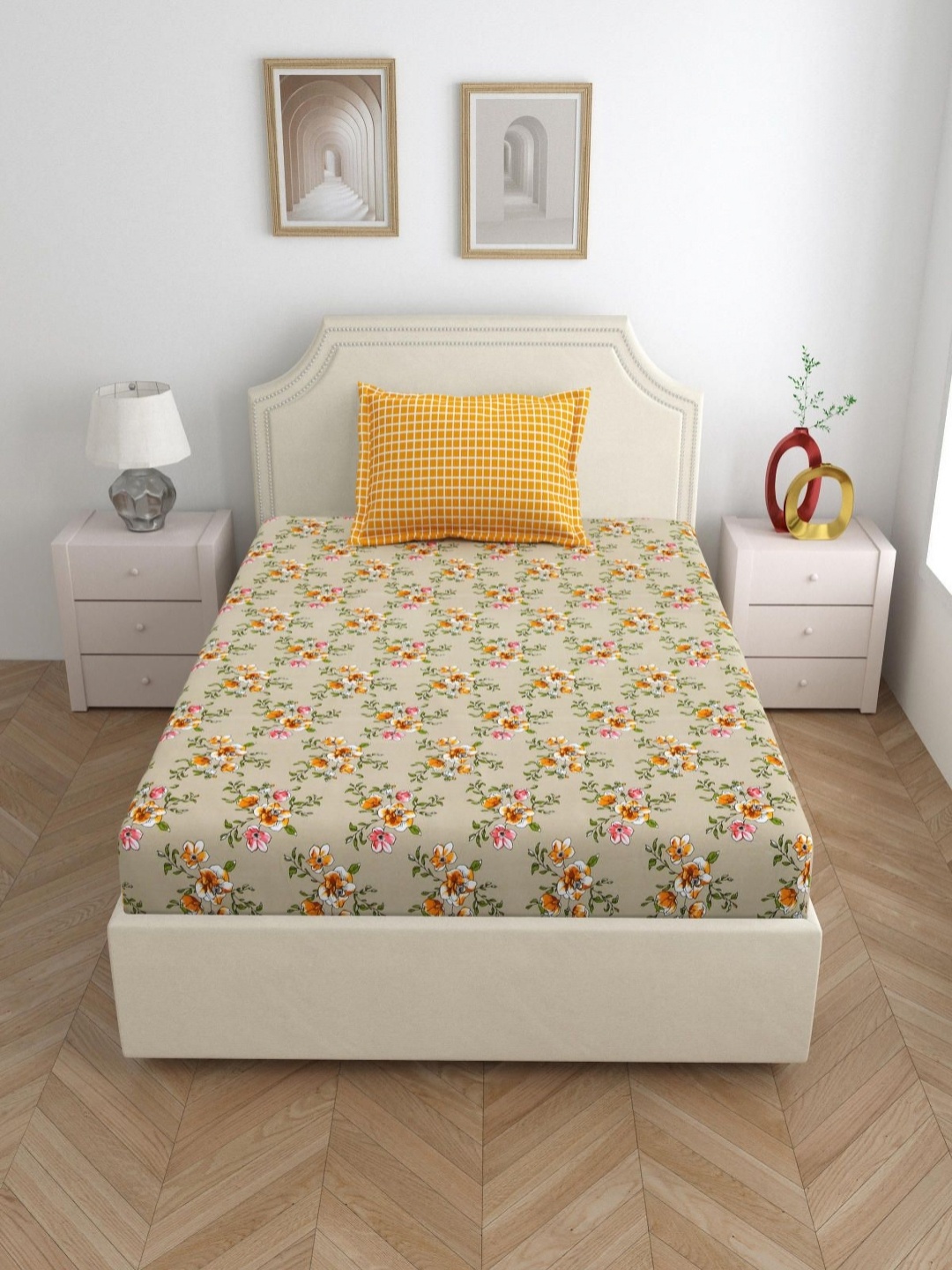 

Aura Yellow & Green Floral 144 TC Cotton Single Bedsheet Set 2.28 m x 1.50 m