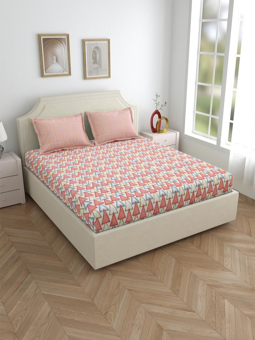 

Aura White & Blue Geometric 144 TC Cotton King Bedsheet Set 2.74 m x 2.74 m