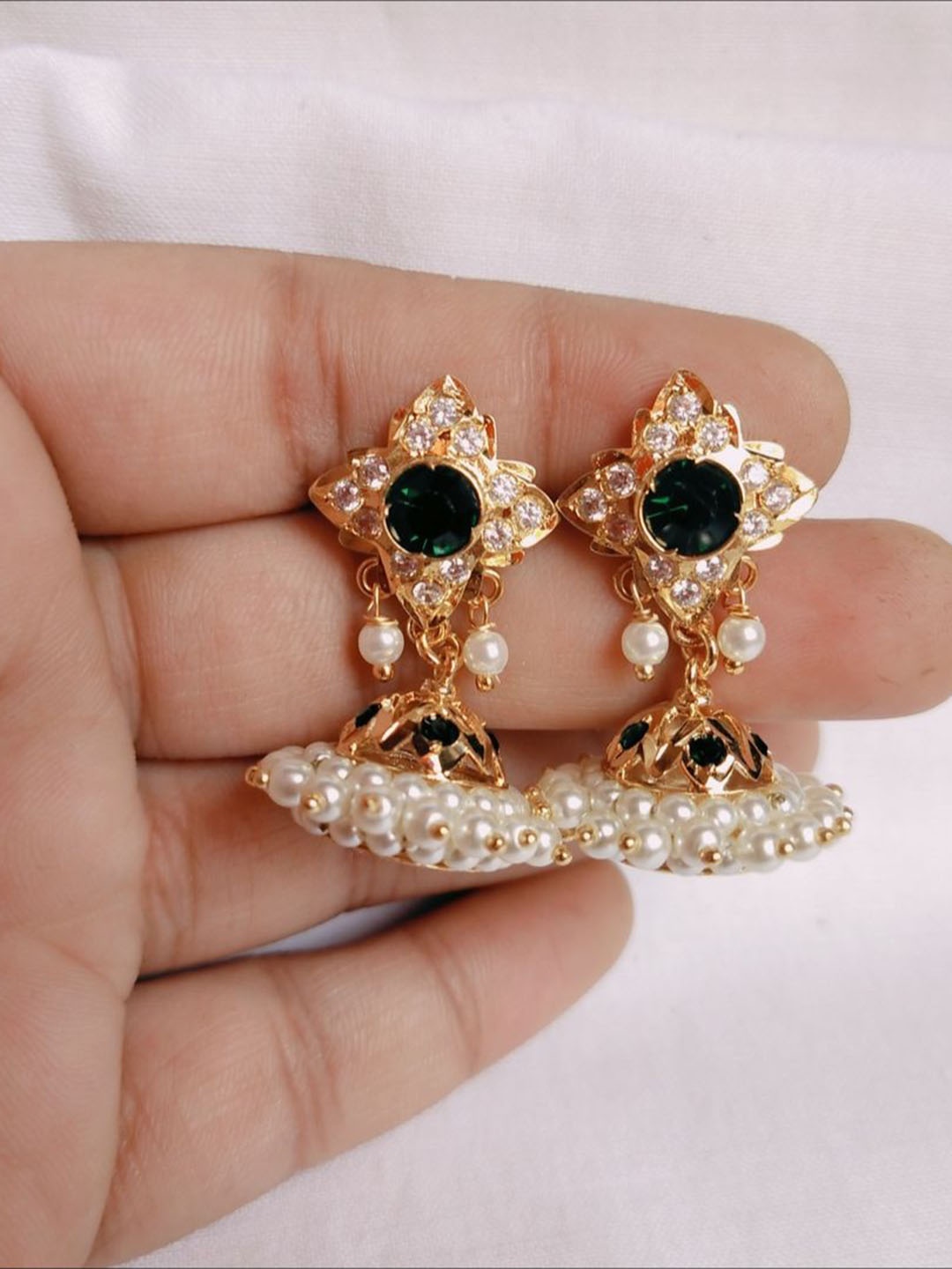 

kurdekars divuu Contemporary Studs Earrings, Gold