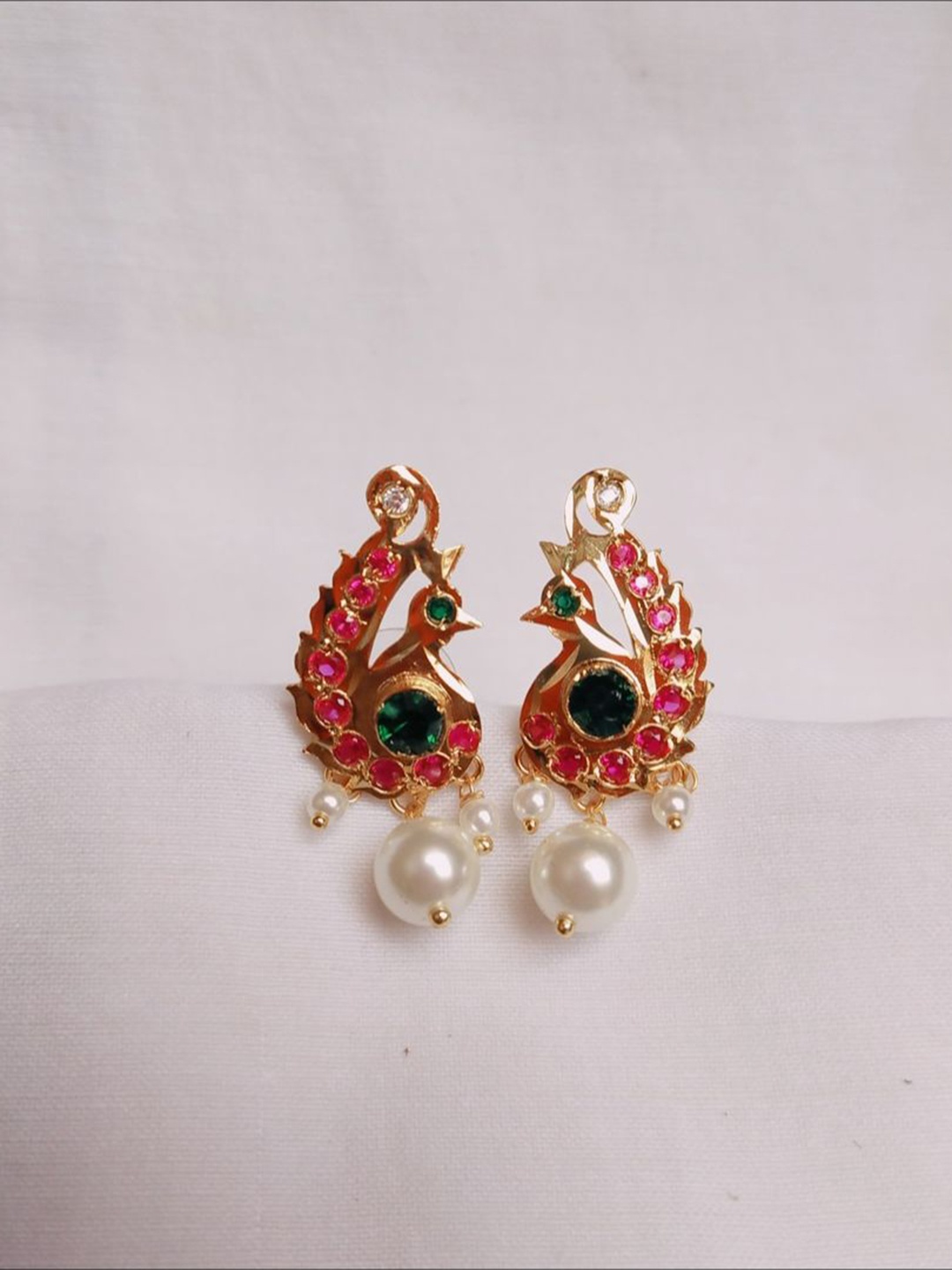 

kurdekars divuu Contemporary Studs Earrings, Gold