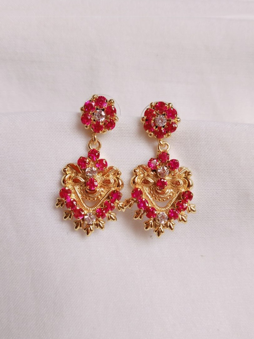 

kurdekars divuu Contemporary Studs Earrings, Gold