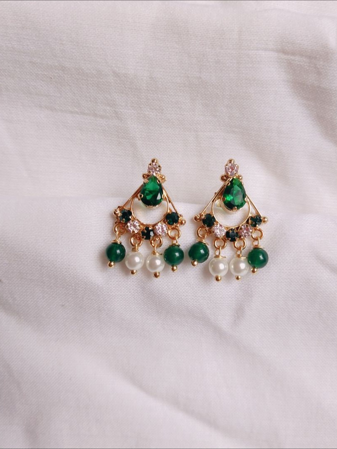 

kurdekars divuu Contemporary Studs Earrings, Gold