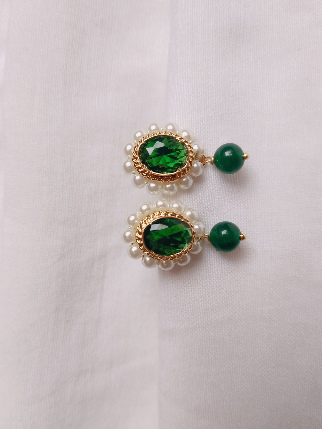 

kurdekars divuu Contemporary Studs Earrings, Gold