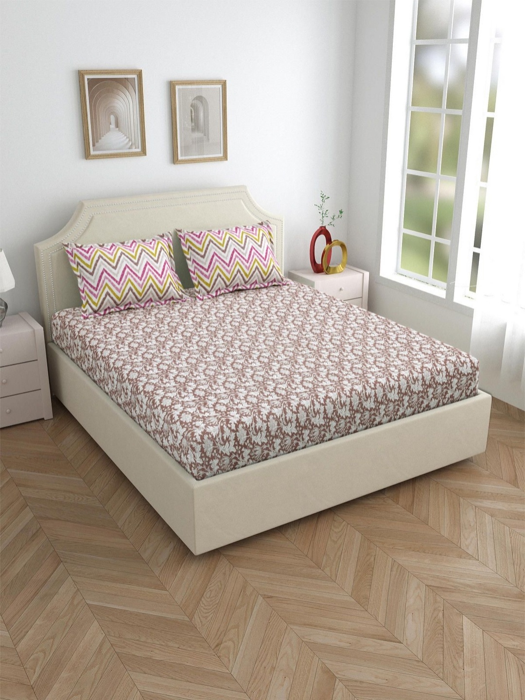 

Aura Brown & White Floral 144 TC King Bedsheet with 2 Pillow Covers