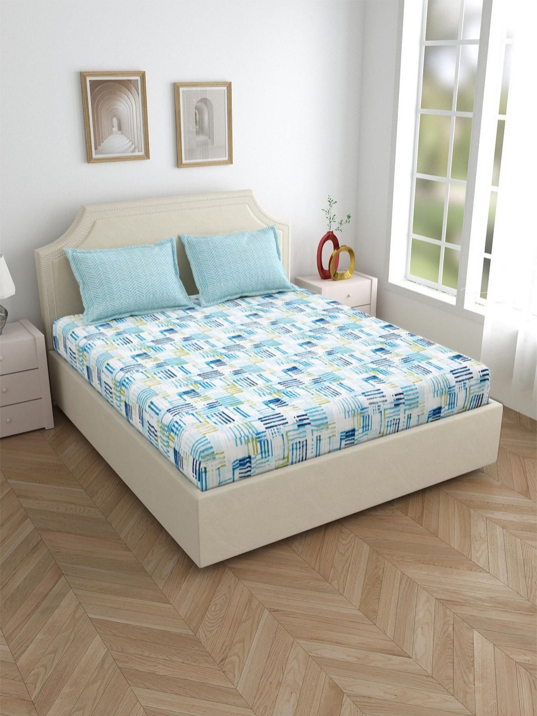 

Aura Blue & White 144 TC King Bedsheet with 2 Pillow Covers