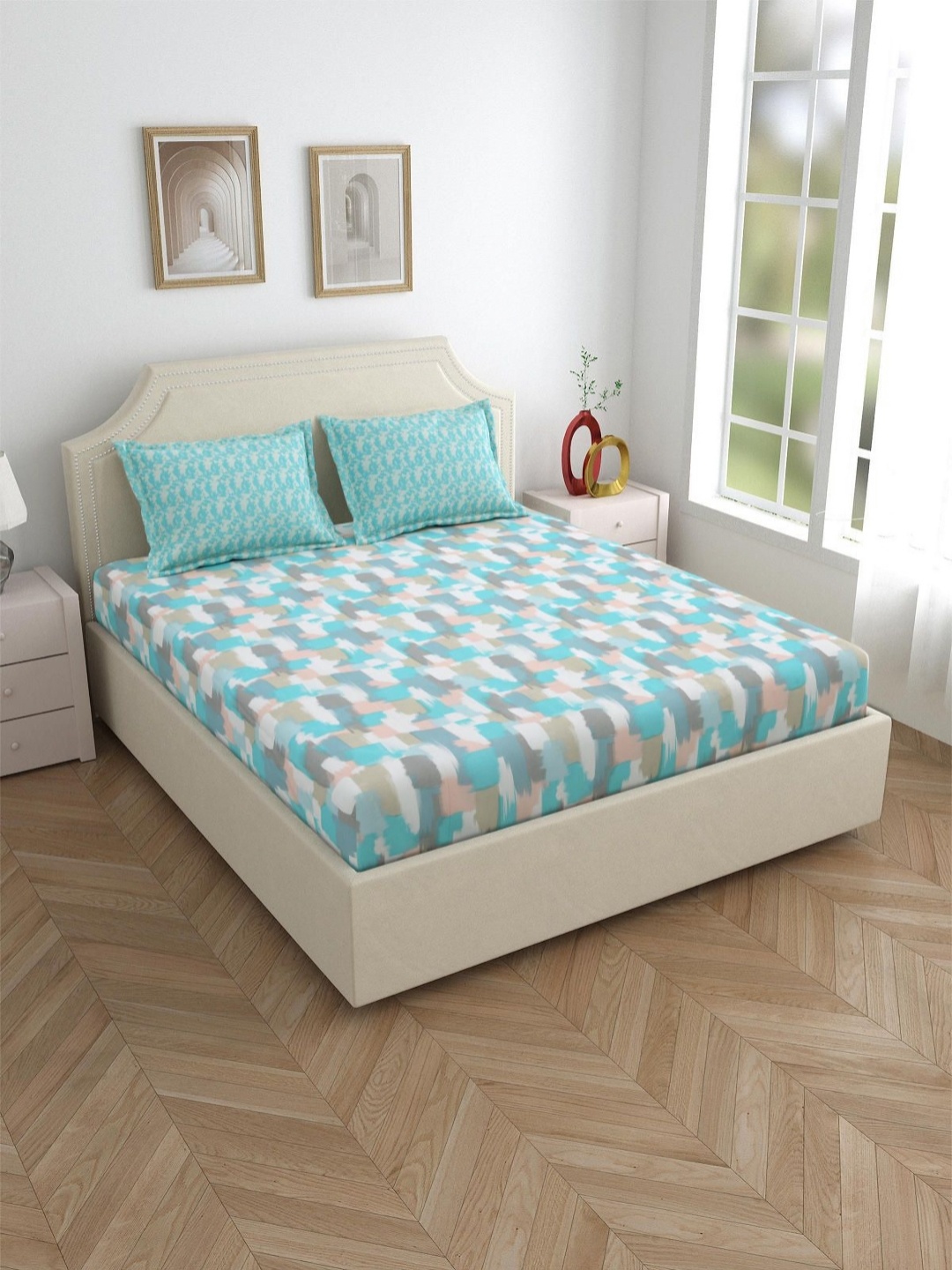 

Aura Blue & White 144 TC King Bedsheet with 2 Pillow Covers