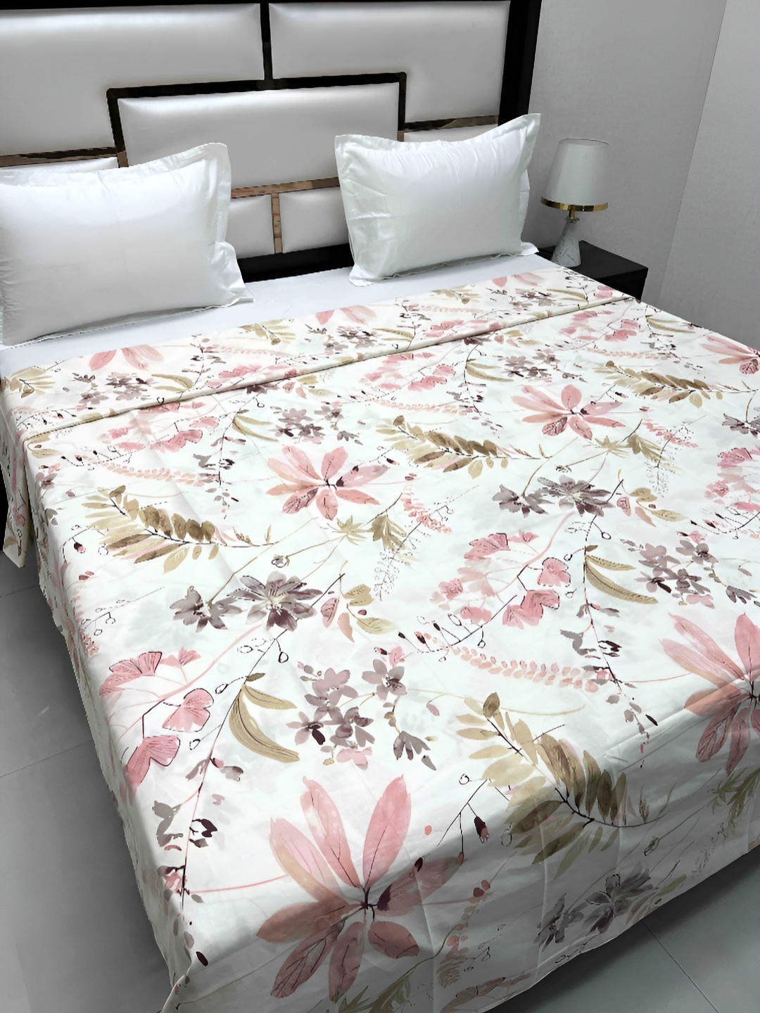 

Pure Decor White & Pink Printed Pure Cotton 220 TC Super King Duvet Cover With Zipper