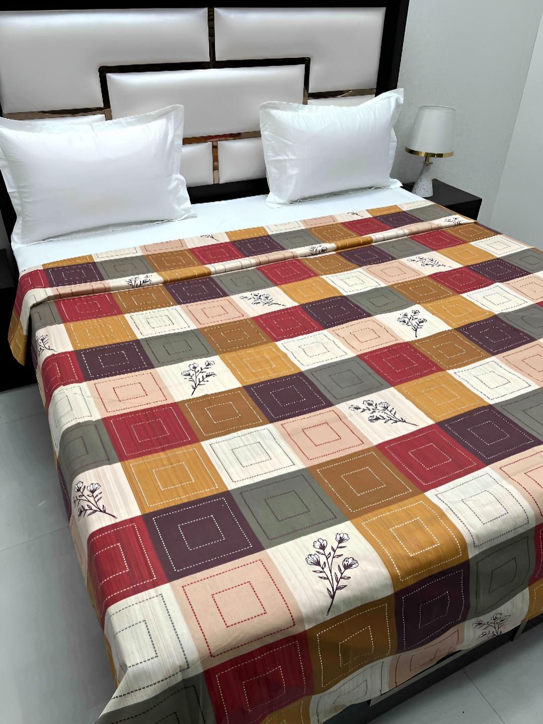 

Pure Decor Brown & Maroon Geometric Printed Pure Cotton 300 TC King Size Duvet Cover