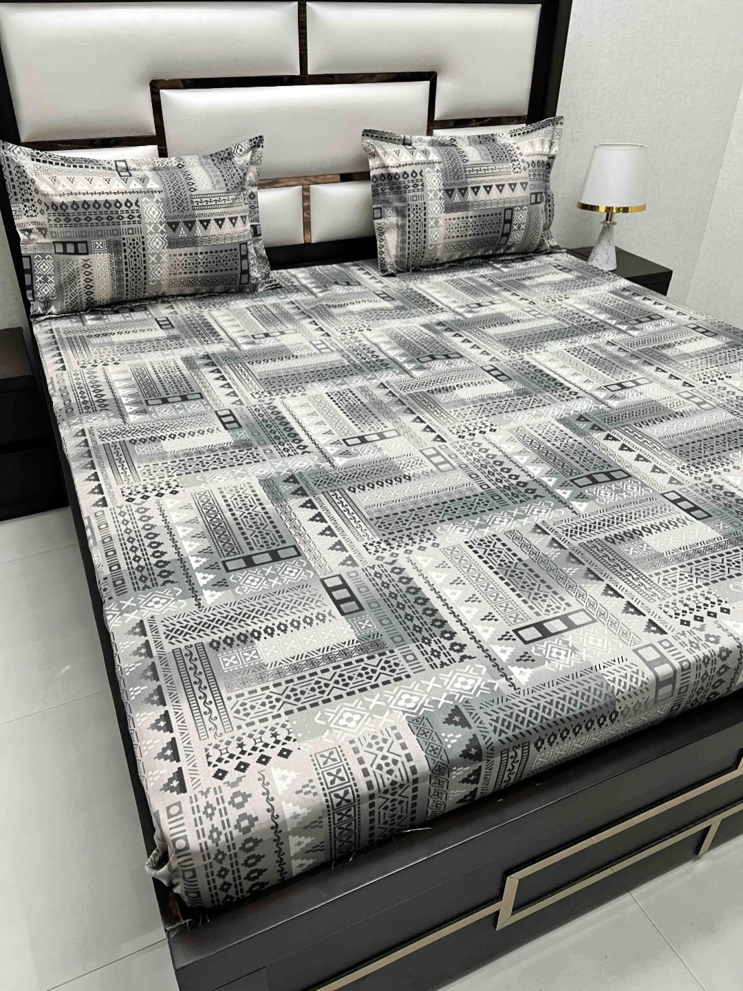 

Pure Decor Grey & Beige Ethnic Motifs 400 TC Cotton King Bedsheet Set 2.74 m x 2.74 m