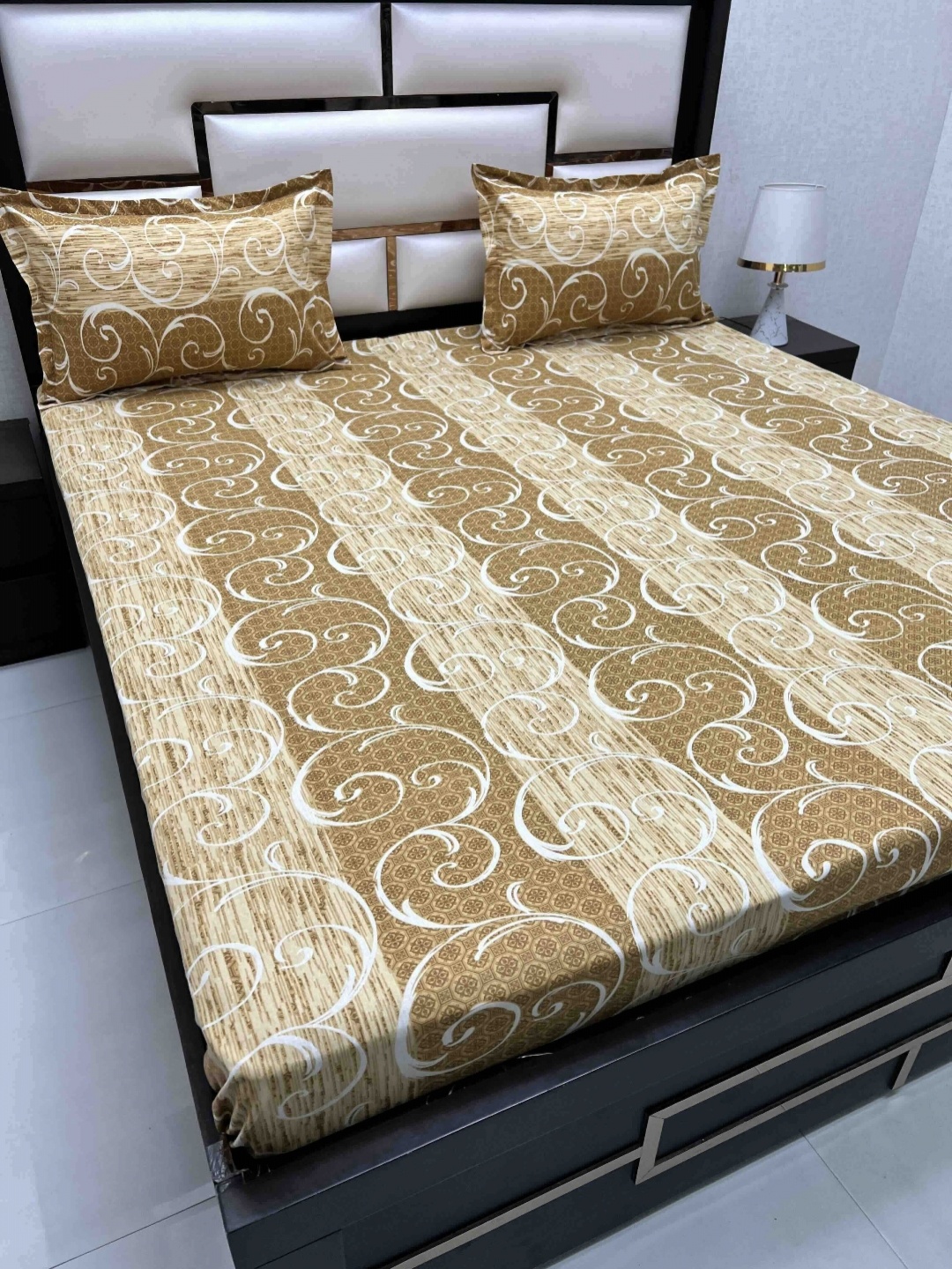 

Pure Decor Brown & White Ethnic Motifs 400 TC Cotton King Bedsheet Set 2.74 m x 2.74 m