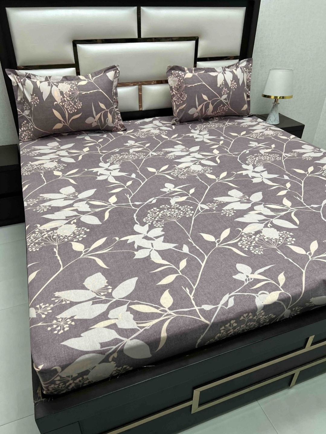 

Pure Decor Purple & Beige Floral Printed 400 TC Cotton King Bedsheet Set 2.74 m x 2.74 m