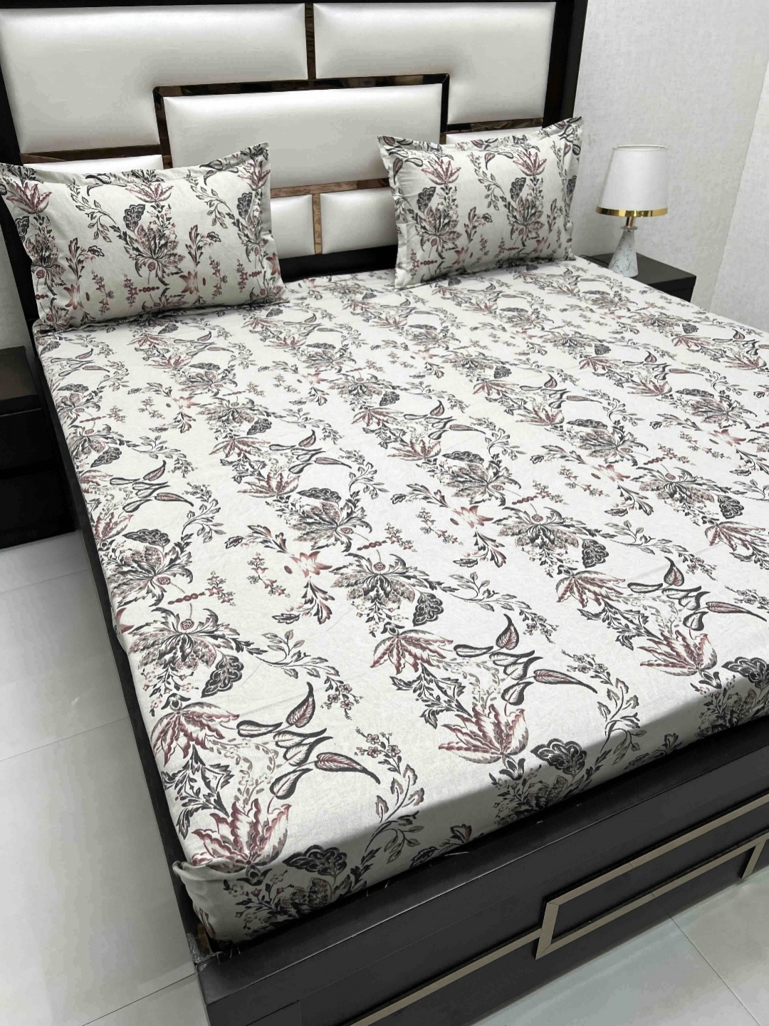 

Velar Fur Sib Brown Printed Pure Cotton 400 TC King Bedsheet Set 2.74 x 2.74 m