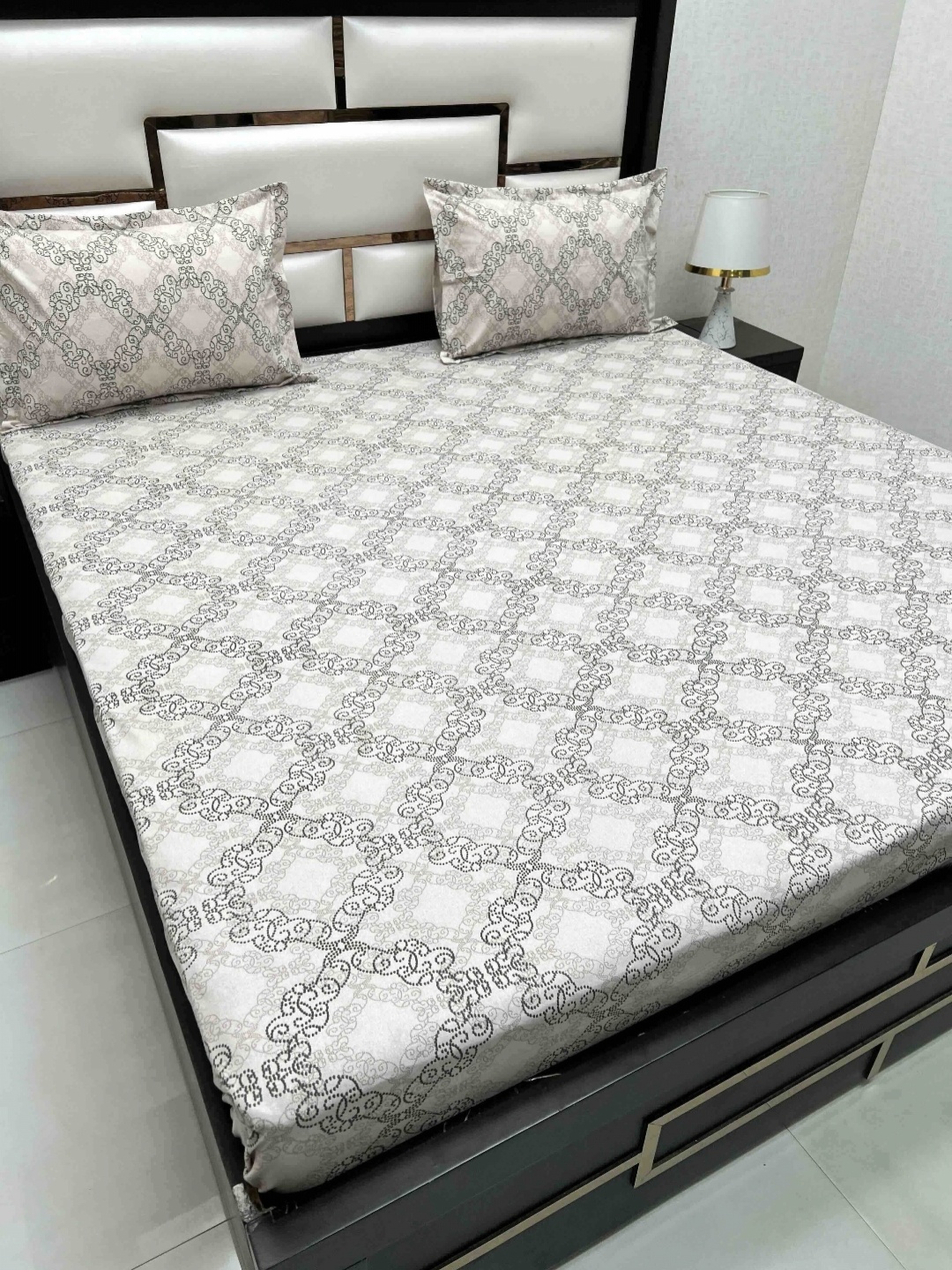 

Pure Decor White & Grey Ethnic Motifs 380 TC Cotton King Bedsheet Set 2.74 m x 2.74 m