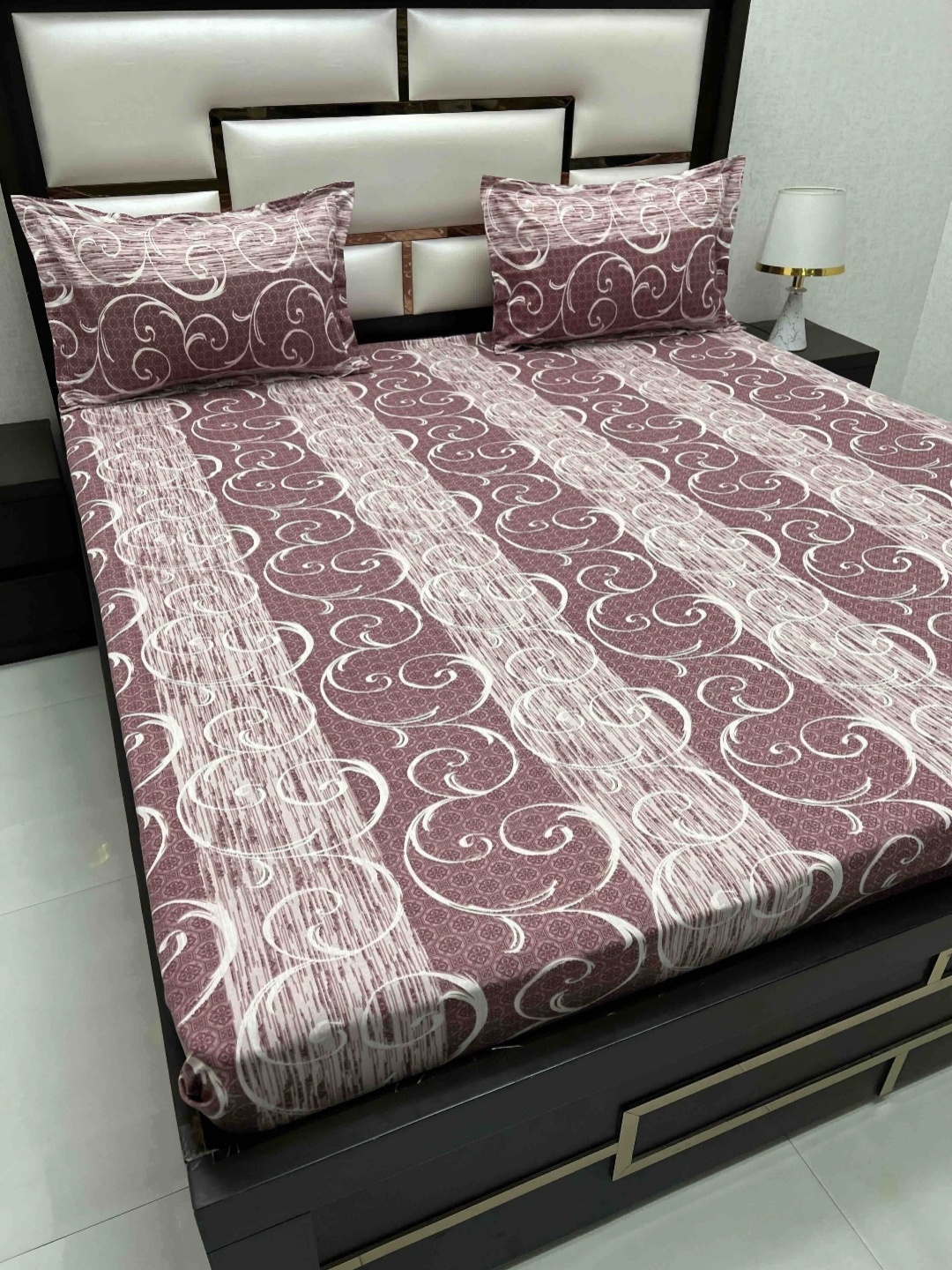 

Pure Decor Maroon & White Ethnic Motifs Cotton 380 TC King Bedsheet Set 2.74 m x 2.74 m