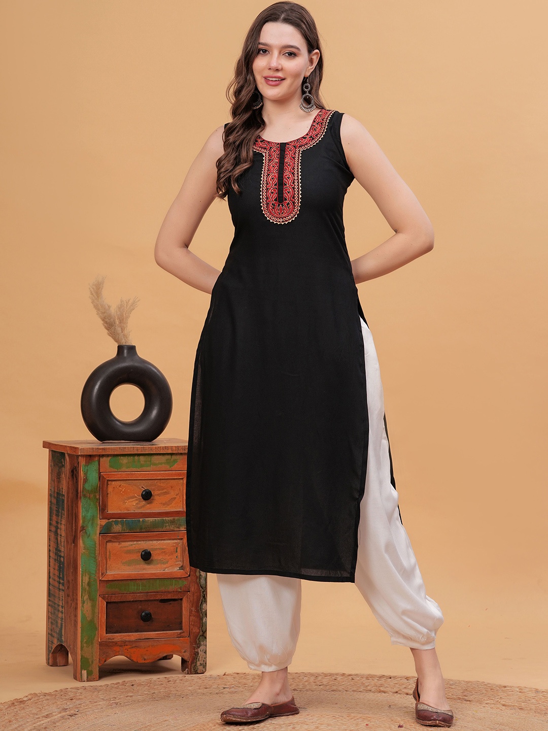 

NYPA Floral Yoke Design Round Neck Sleeveless Regular Gotta Patti Kurta With Salwar, Black