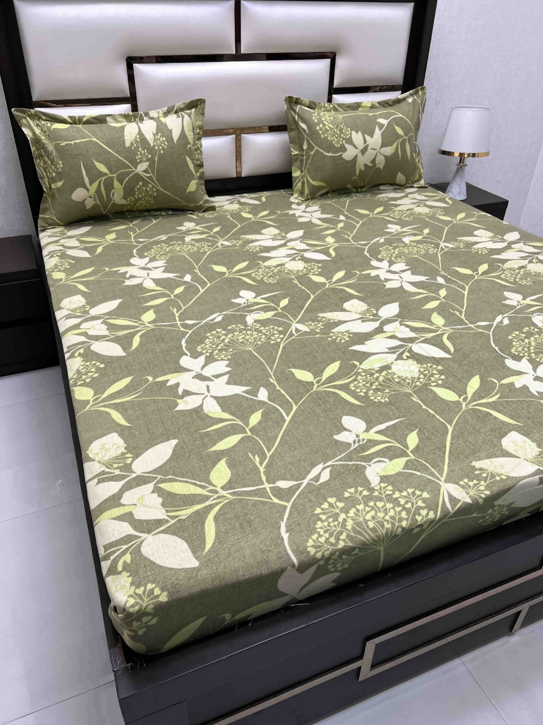 

Velar Fur Sib Green Printed Pure Cotton 350 TC King Bedsheet Set 2.74 x 2.74 m