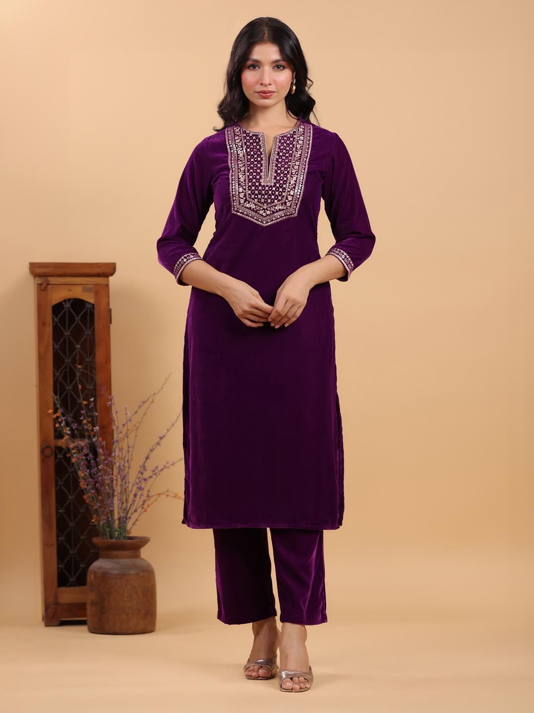 

Janasya Women Yoke Design Regular Sequinned Velvet Kurta with Trousers, Purple