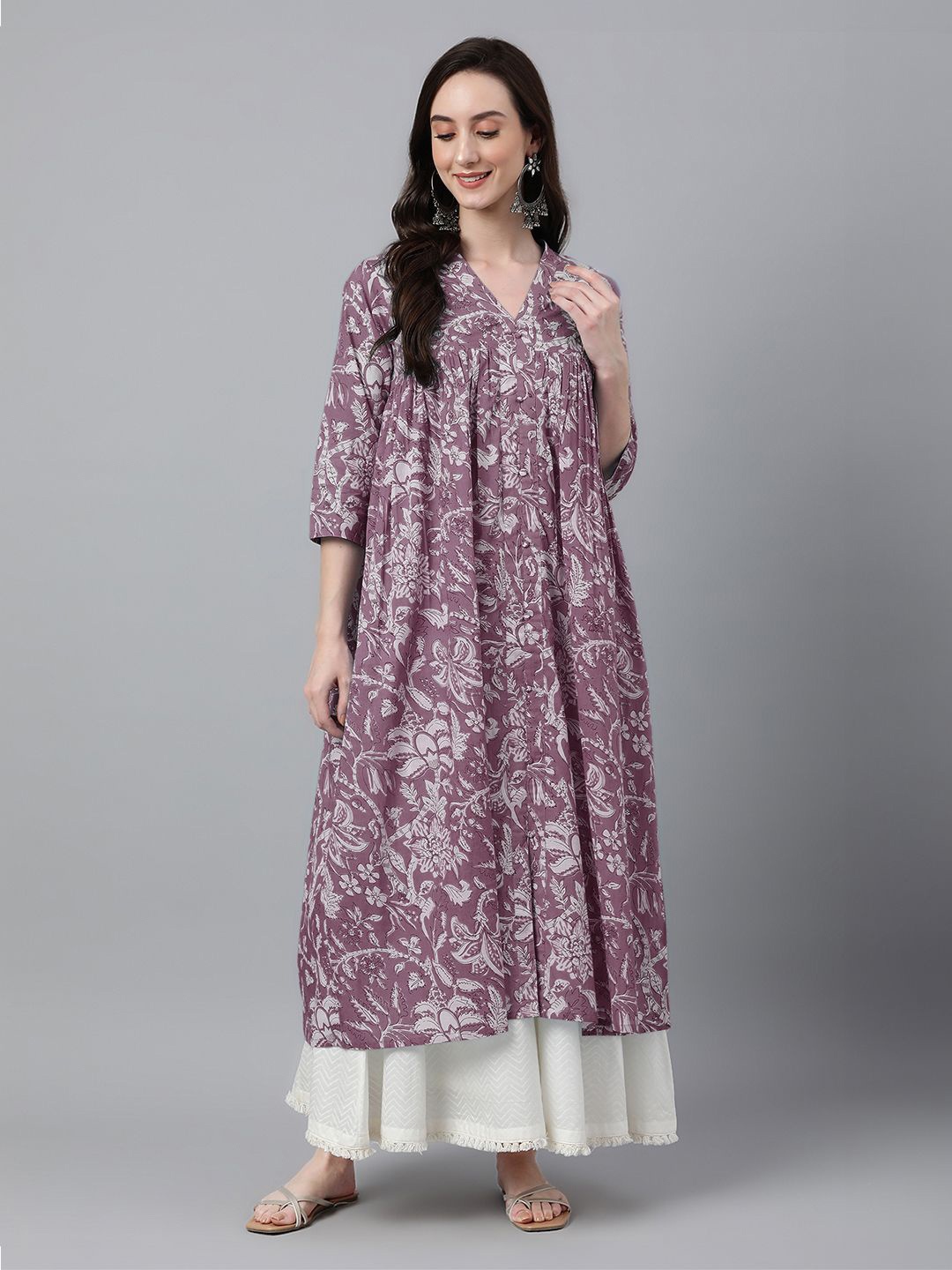 

Janasya Floral Printed Pure Cotton V-Neck Anarkali Kurta, Purple