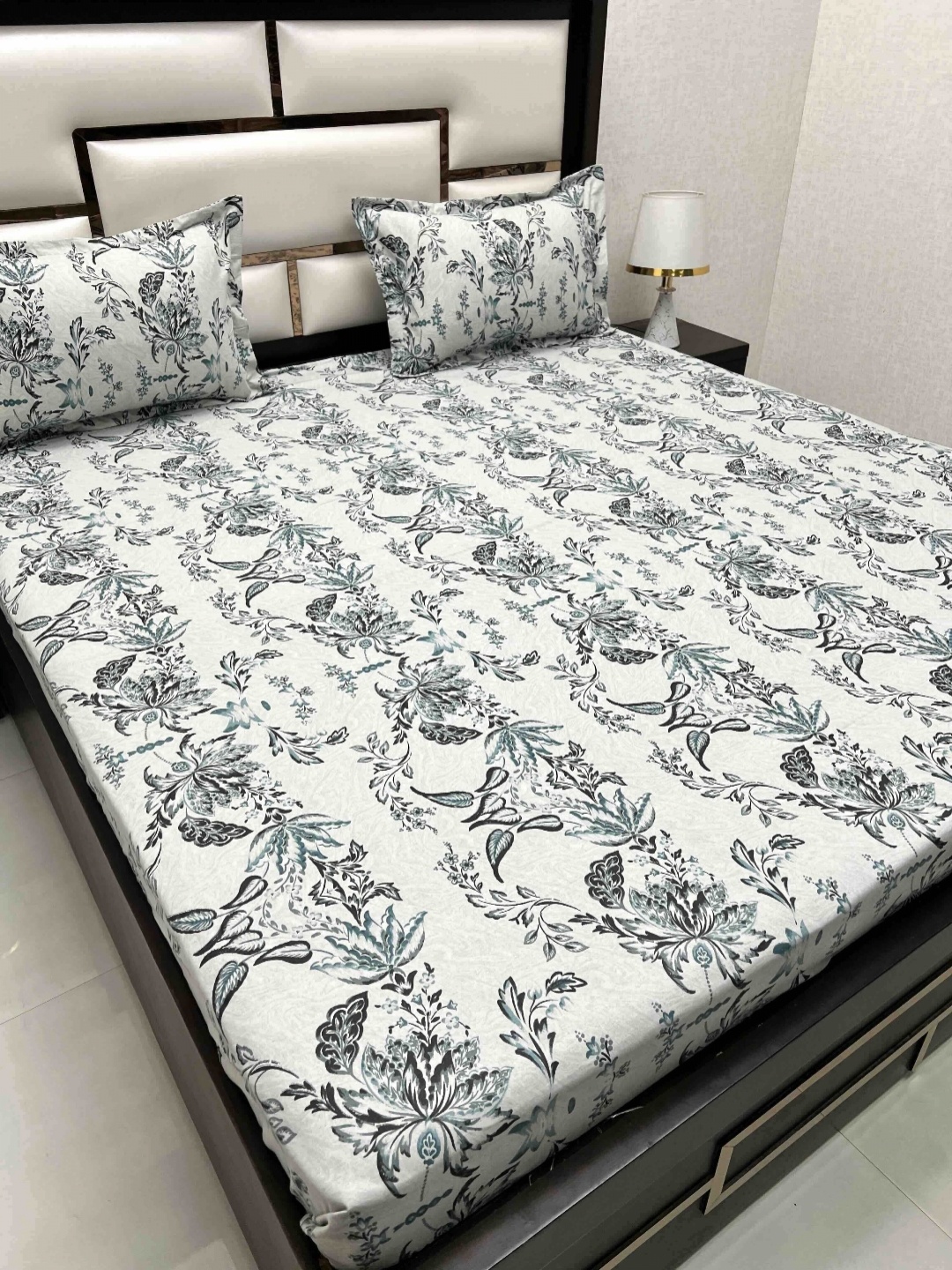 

Pure Decor Green & Black Floral Printed 330 TC Cotton King Bedsheet Set