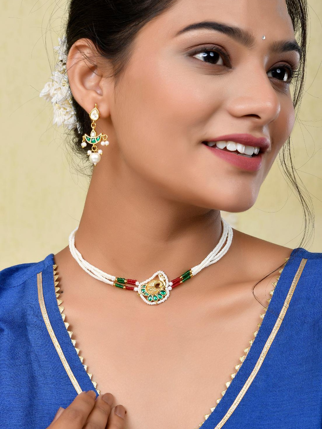 

STYYO Gold-Plated Kundan-Studded & Beaded Layered Jewellery Set