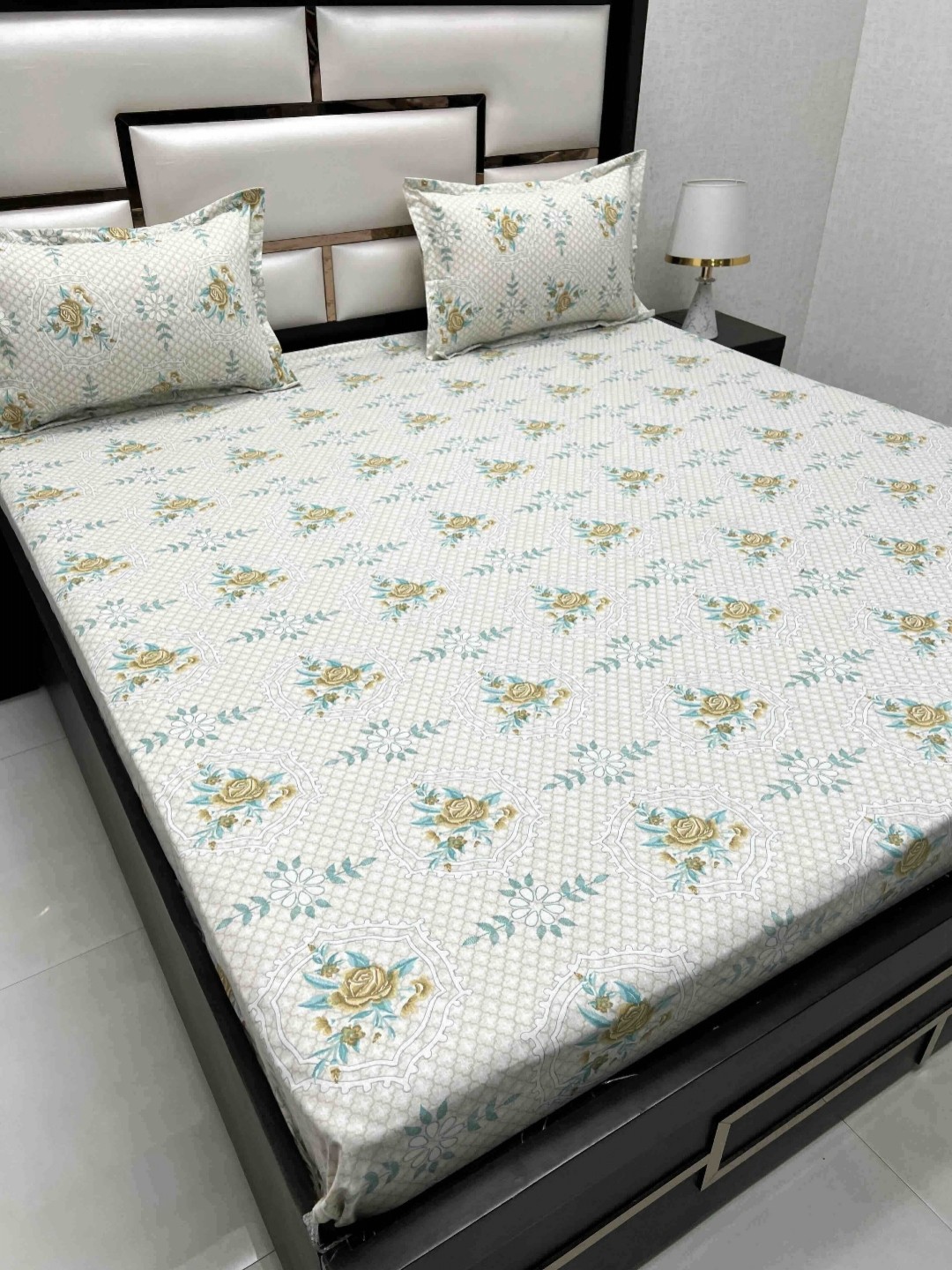 

Pure Decor White & Blue Floral Printed 300 TC Cotton King Bedsheet Set 2.74 m x 2.74 m