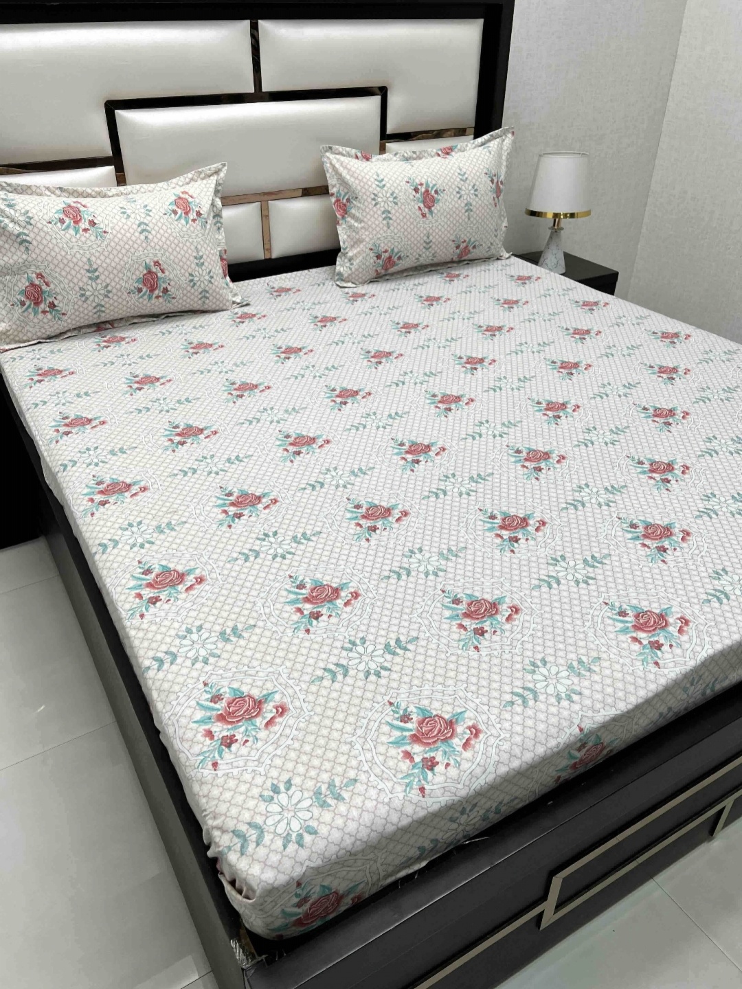 

Pure Decor White & Blue Floral Printed 260 TC King Bedsheet Set 2.74 m x 2.74 m