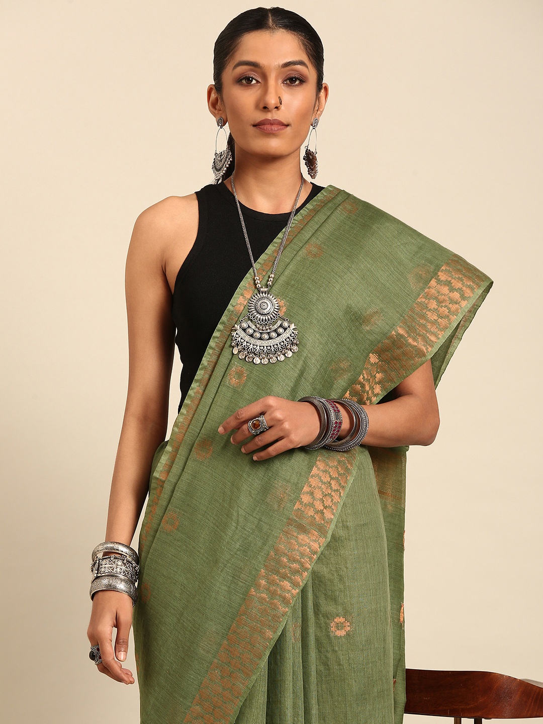 

Taavi Woven Design Saree, Green