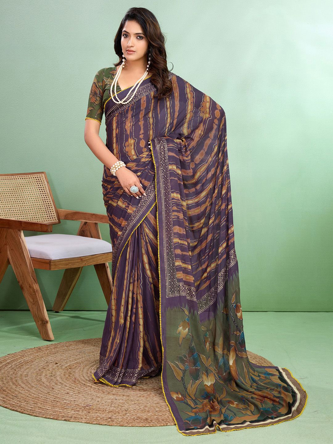 

Sangria Printed Saree With Blouse, Purple