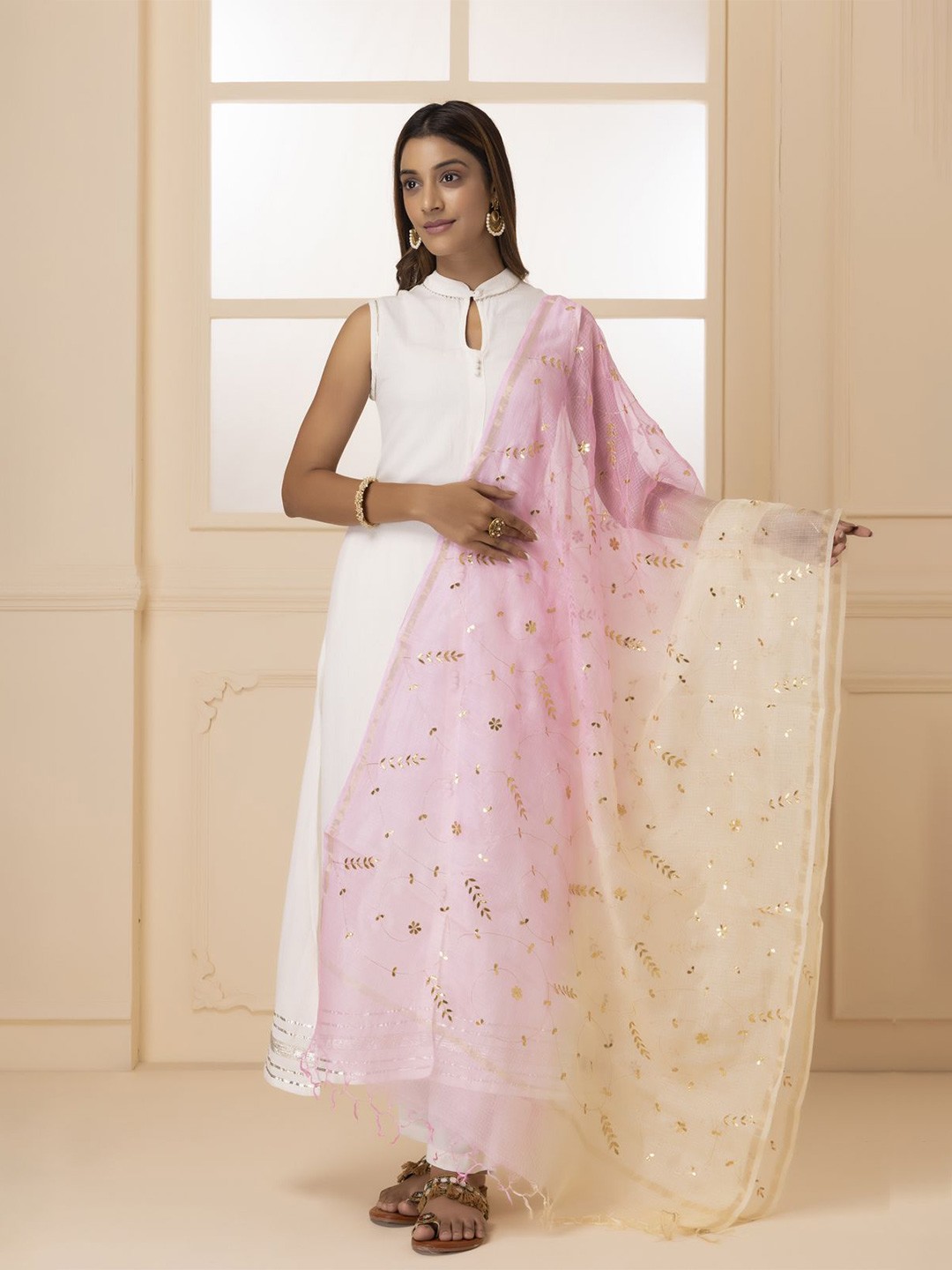

Geroo Luxe Floral Embroidered Gota Jaal Work Pure Kota Silk Dupatta, Pink