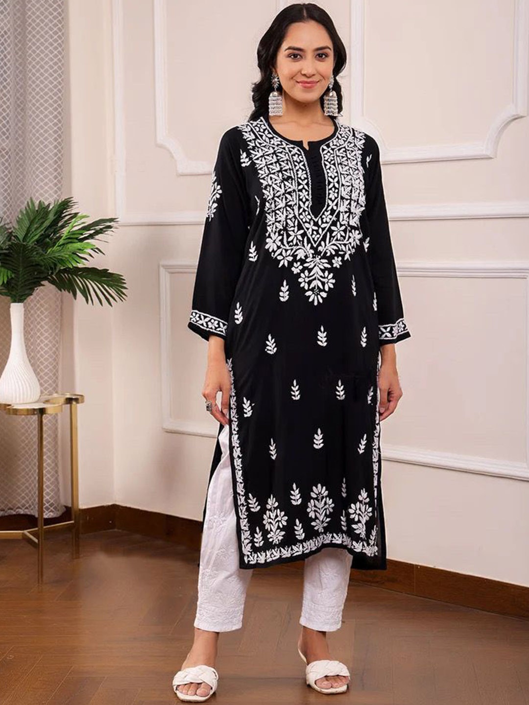 

Rujave Paisley Embroidered Brocade A-Line Kurta With Trouser, Black