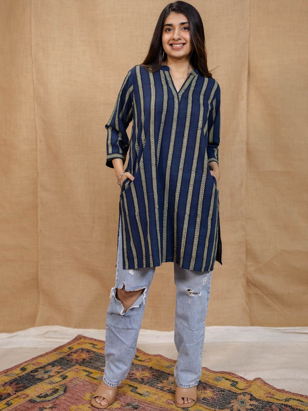 

THE INDIAN ETHNIC CO Women Printed Block Print Handloom Pure Cotton Kurta, Blue