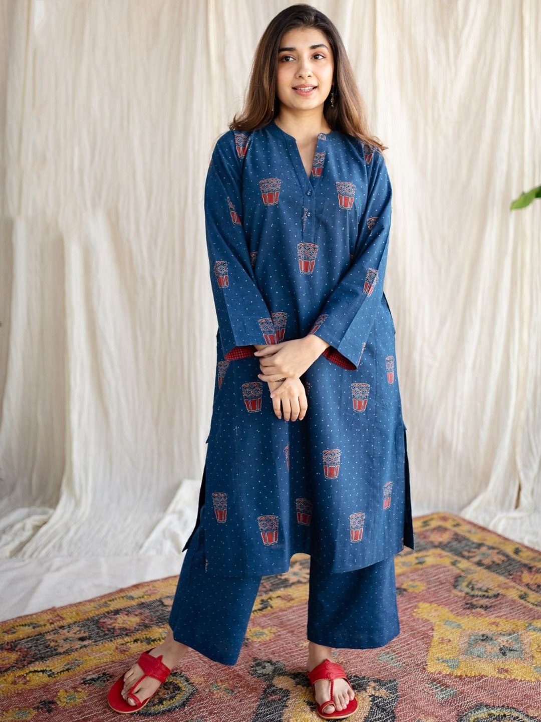 

THE INDIAN ETHNIC CO Roohani Ethnic Motifs Ajrakh Block Printed Thread Work Anarkali Kurta, Blue